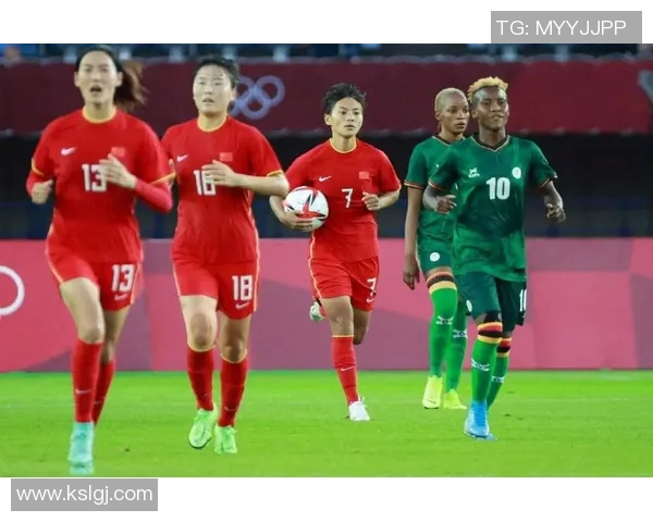 足球明星佩戴手链的高清图片欣赏与时尚解读