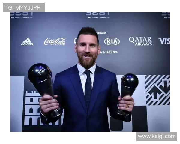 寸头足球明星风采展示与魅力解析尽在此处，快来欣赏他们的独特魅力与精彩瞬间